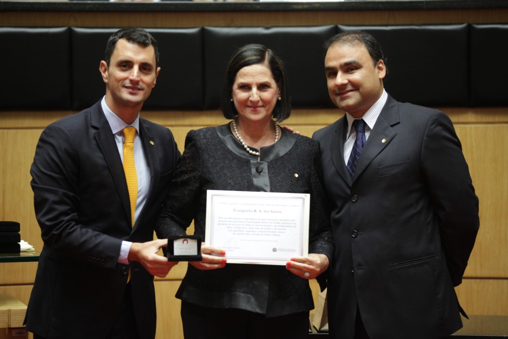 fotonoticia-221015SEhomenagemcarmeladutraSS49